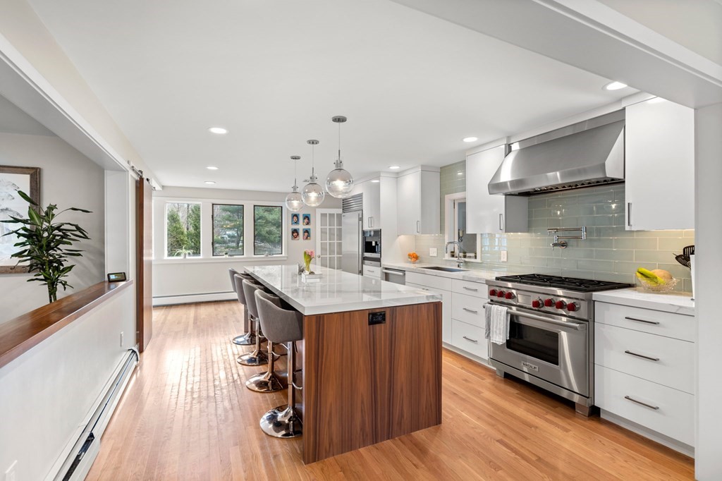 10 Stone Ridge Road Beverly, MA 01915 - Photo 2 of 38 Gallery Image 2