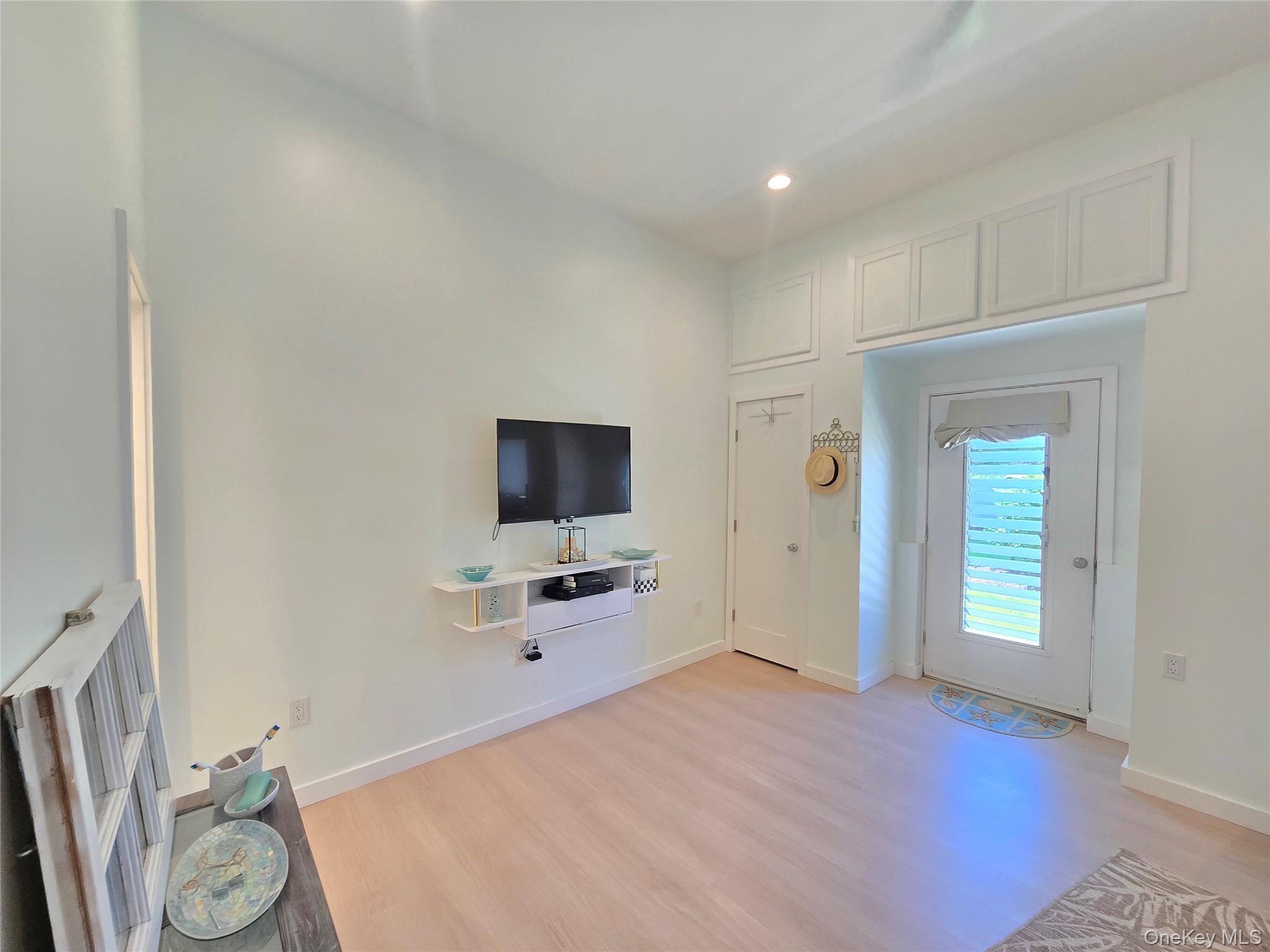 585 Dune Road, Unit L10 Westhampton, NY 11978 - Photo 13 of 25