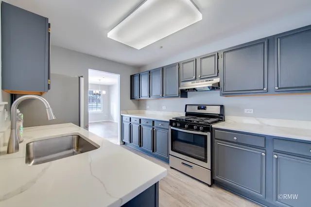 $2,700 | 460 Mayflower Lane, Unit 1, Bartlett, IL 60103