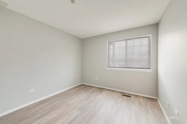 $2,700 | 460 Mayflower Lane, Unit 1, Bartlett, IL 60103