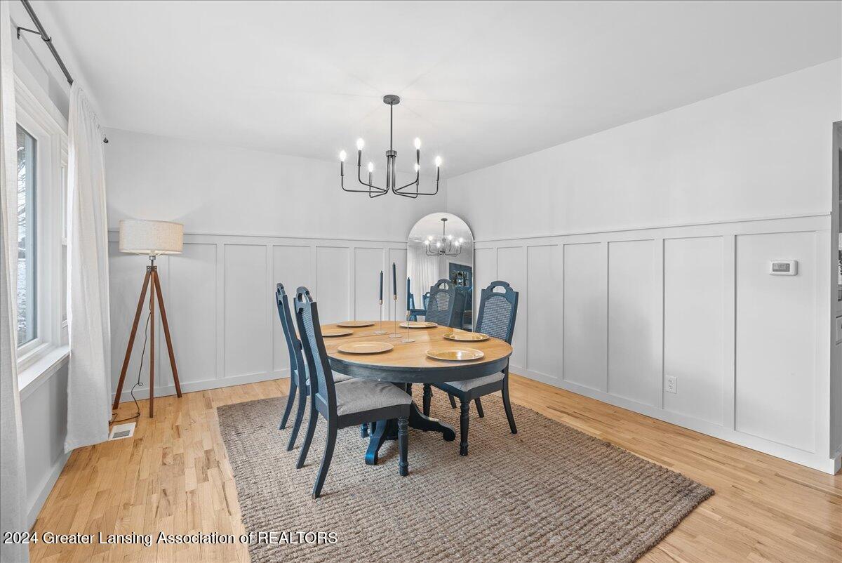 7402 Williamsburg Road Lansing, MI 48917 - Photo 5 of 29 09-Media Jett - 37