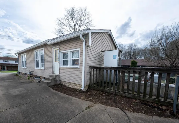 $239,900 | 684 Bielby Road, Lawrenceburg, IN 47025