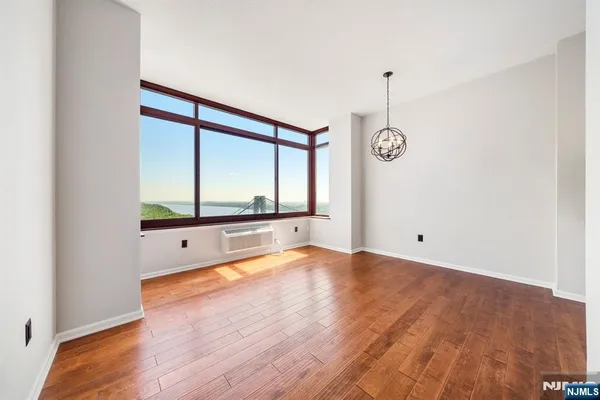 $3,000 | 100 Old Palisade Road, Unit 4113 (PH13), Fort Lee, NJ 07024