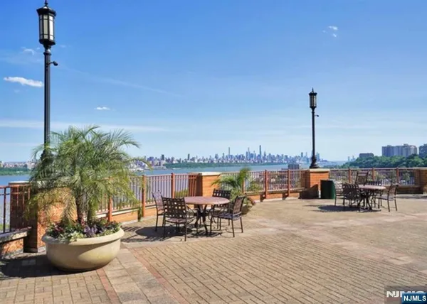 $3,000 | 100 Old Palisade Road, Unit 4113 (PH13), Fort Lee, NJ 07024