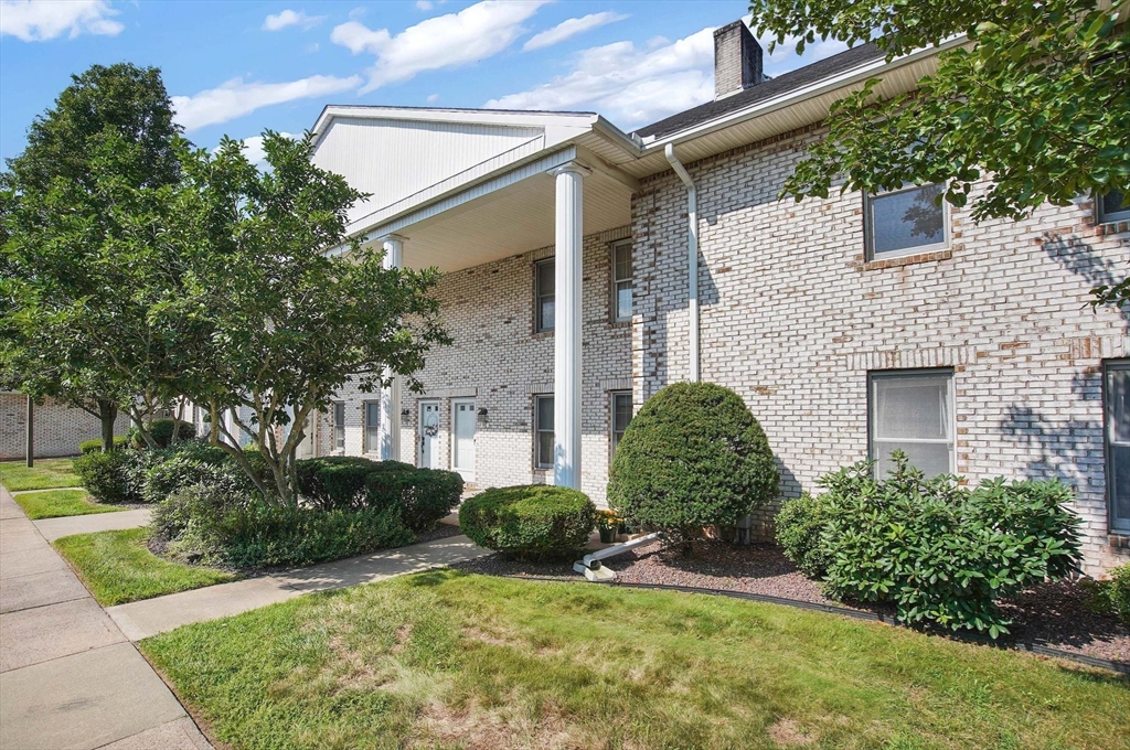 9 Castle Hills Road, Unit F Agawam, MA 01001 - Photo 3 of 42 Gallery Image 3