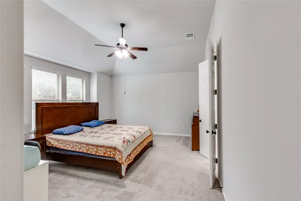 $3,400 | 204 Lady Bird Lane, Georgetown, TX 78628