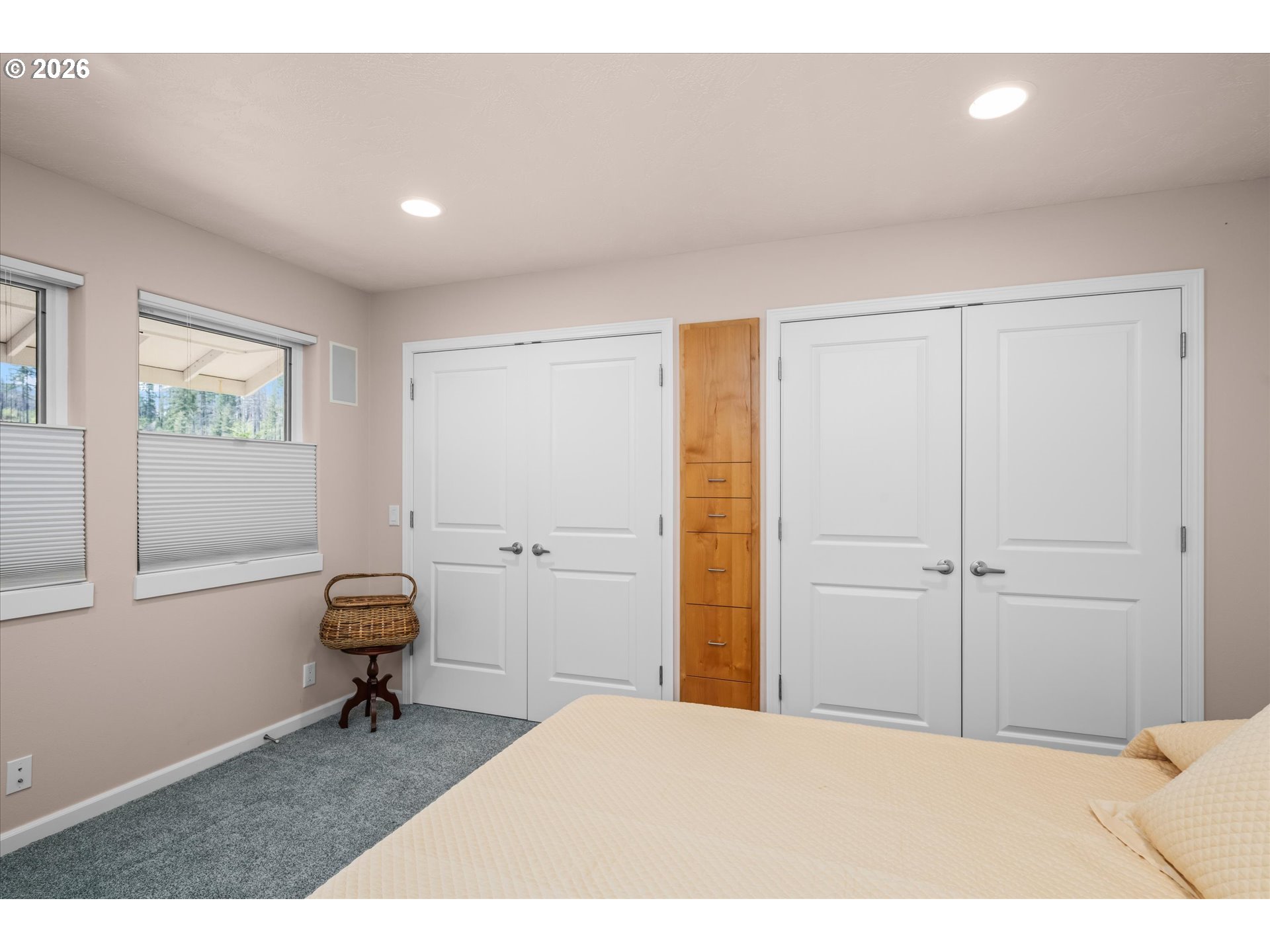 45947 North Gate Creek Road Vida, OR 97488 - Photo 33 of 48 Bedroom, Owner's Suite