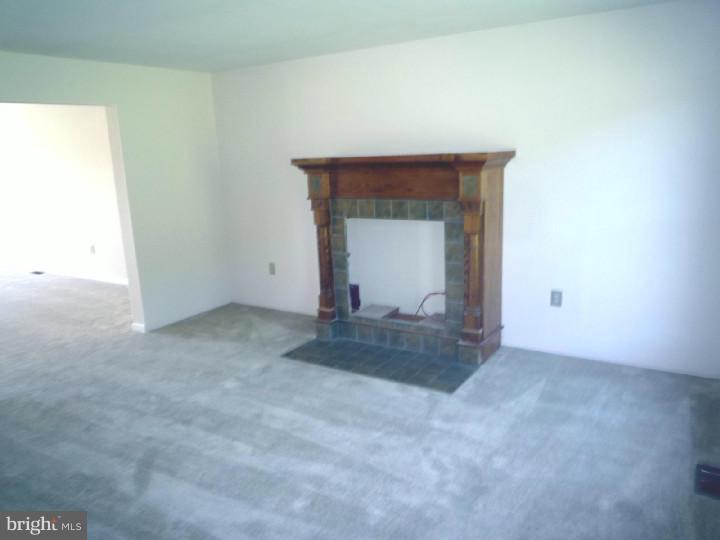 152 Fry Road Fleetwood, PA 19522 - Photo 2 of 13 Living Room