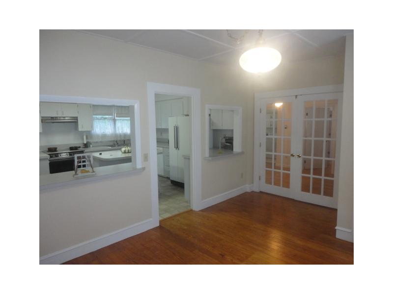 28 Merton Road Newport, RI 02840 - Photo 8 of 25 Dining Room.