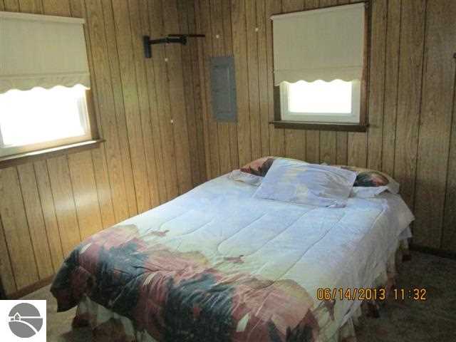 10650 South Mission Road Shepherd, MI 48883 - Photo 18 of 24 1814605-17.JPG