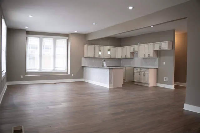 $324,900 | 105 North Evergreen Street, Memphis, TN 38104