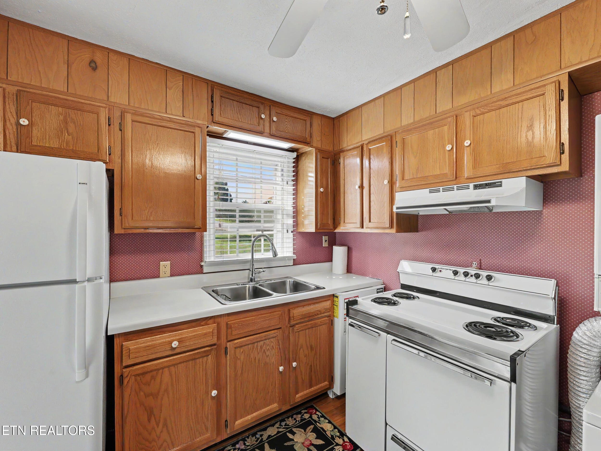 281 Lindsay Street Alcoa, TN 37701 - Photo 10 of 25 8_img_4927