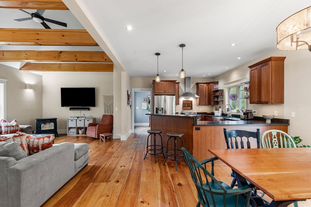 266 Washington Street Boxford, MA 01921 - Photo 6 of 29 Gallery Image 6