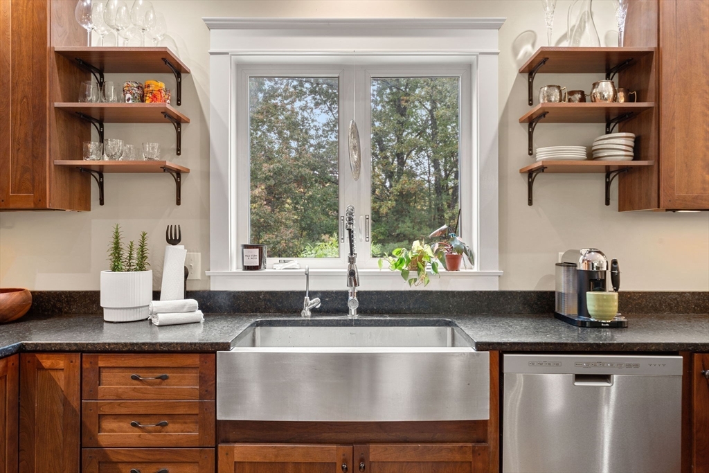 266 Washington Street Boxford, MA 01921 - Photo 8 of 29 Gallery Image 8