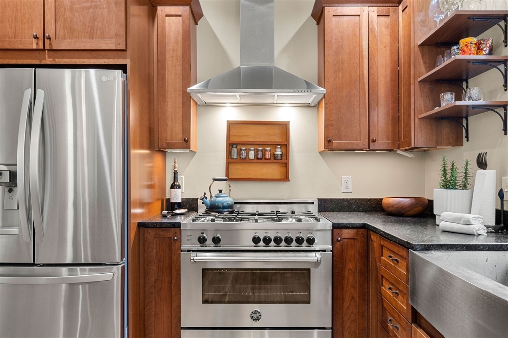 266 Washington Street Boxford, MA 01921 - Photo 9 of 29 Gallery Image 9