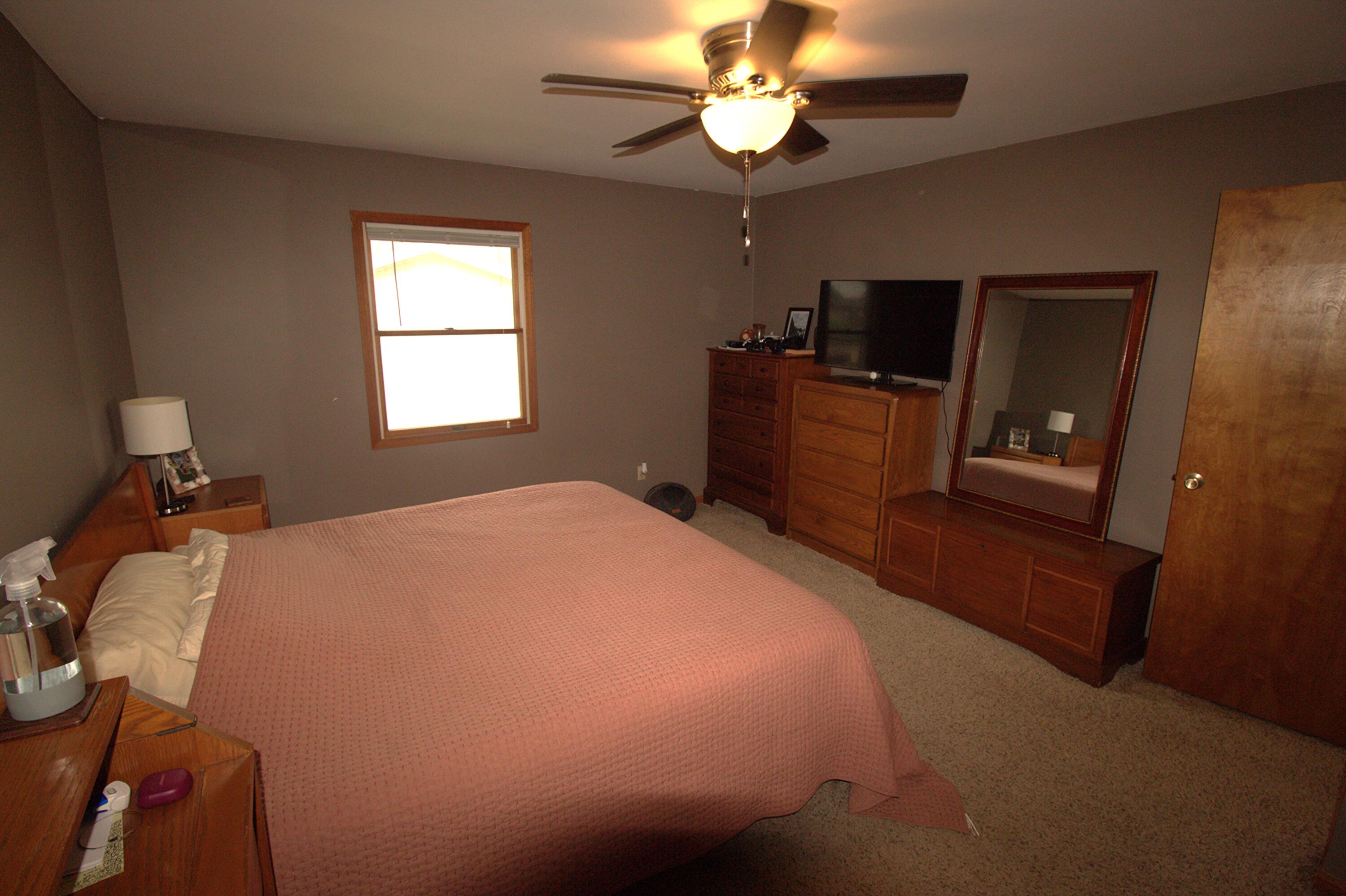 8327 Edison Street Crown Point, IN 46307 - Photo 8 of 10 3000x1997