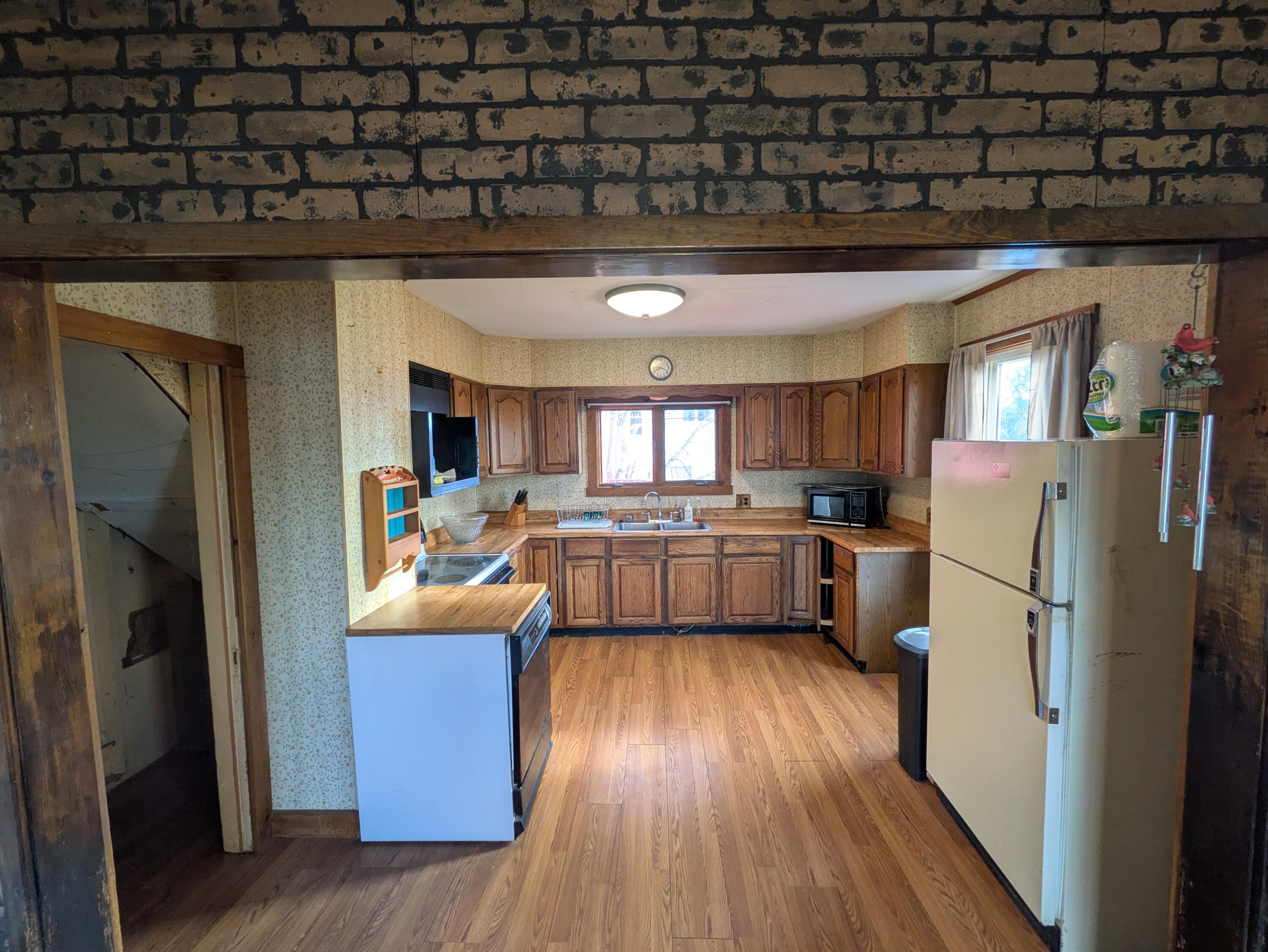 85 School Street Millinocket, ME 04462 - Photo 6 of 25