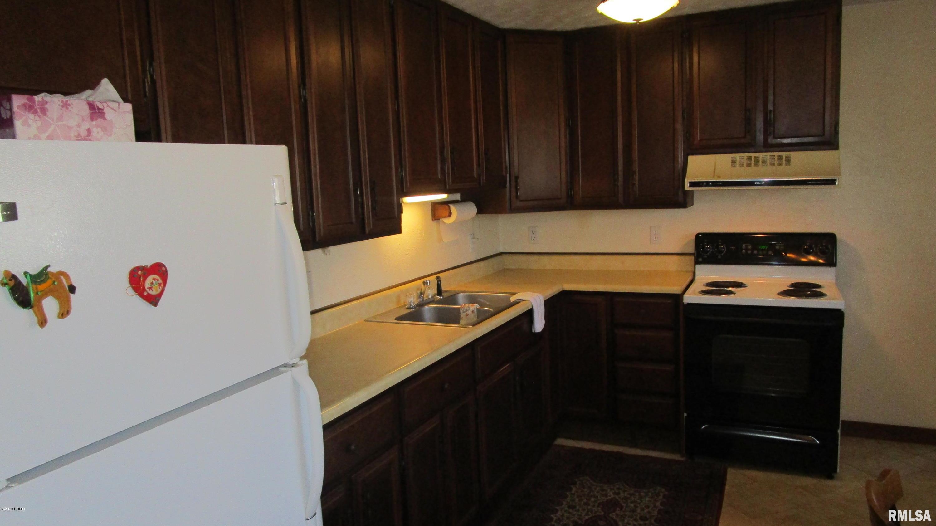 1040 West 5th Street Flora, IL 62839 - Photo 12 of 49 Gallery Image 12