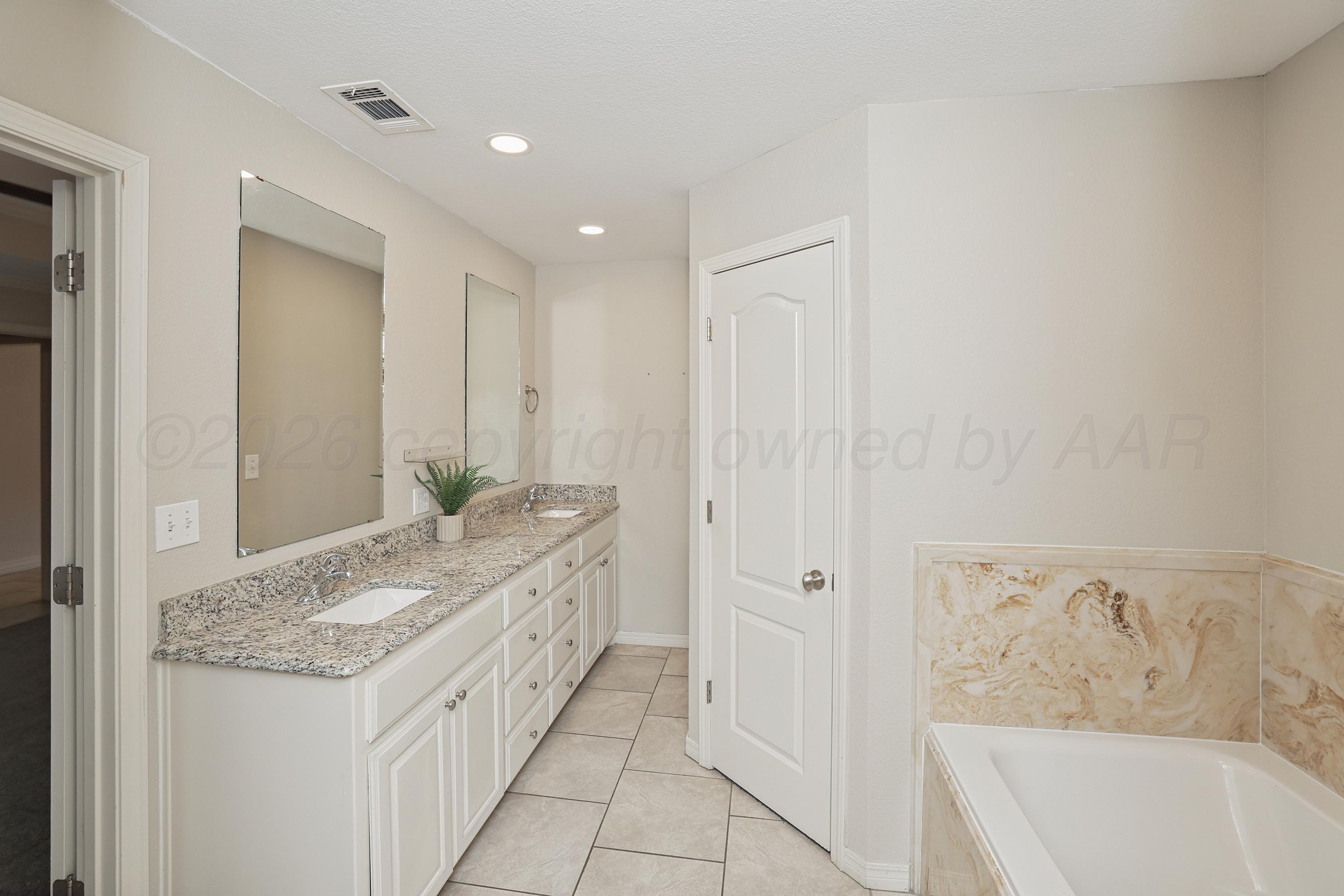1503 Southwest 60th Avenue Amarillo, TX 79118 - Photo 18 of 31 20-Primary Bath
