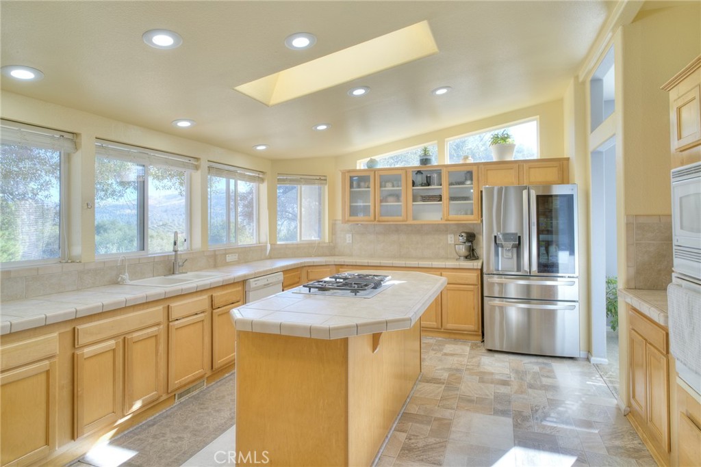 263 Mission Olive Road Oroville, CA 95966 - Photo 5 of 61 Gallery Image 5