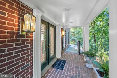 $1,825,000 | 2124 21st Road North, Arlington, VA 22201
