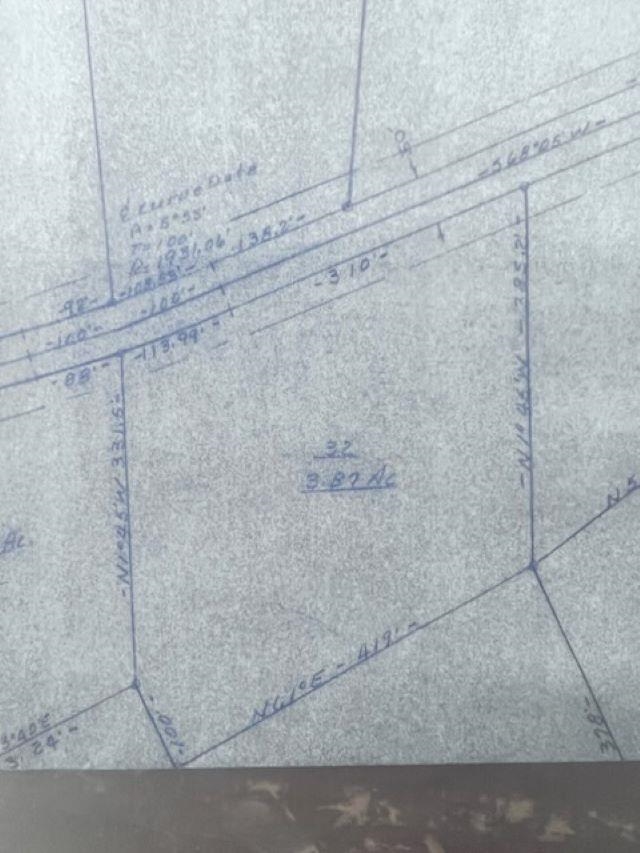 1 Oakview Loop Bolivar, TN 38008 - Photo 17 of 17 a bathroom with a shower