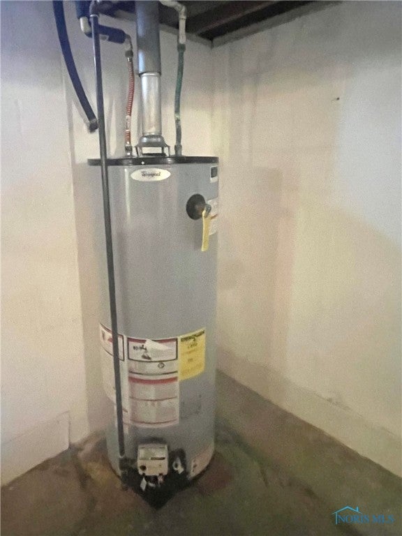 15524 Five Point Road Perrysburg, OH 43551 - Photo 35 of 48 WATER HEATER