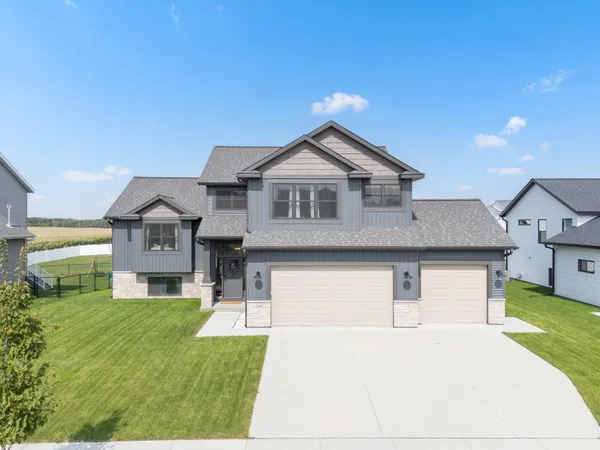 $625,000 | 2449 Phoenix Road Southwest, Rochester, MN 55902