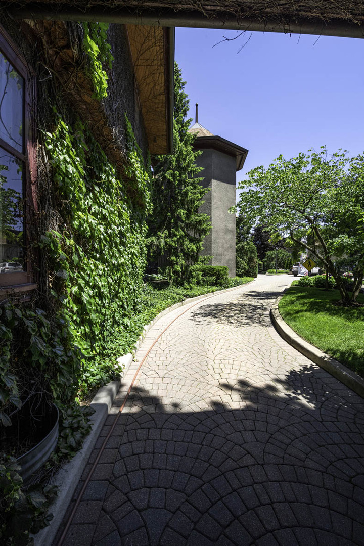 2241 Venture Drive Schaumburg, IL 60173 - Photo 32 of 33 a view of a backyard