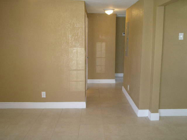 725 West 6th Street Riviera Beach, FL 33404 - Photo 11 of 23 Living Room
