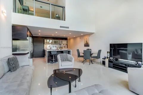 $5,490 | 6000 Collins Avenue, Unit 346, Miami Beach, FL 33140