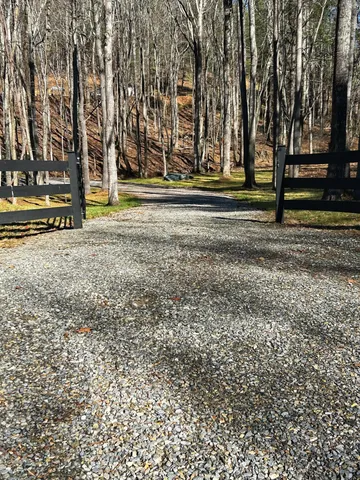 a view of a dry field