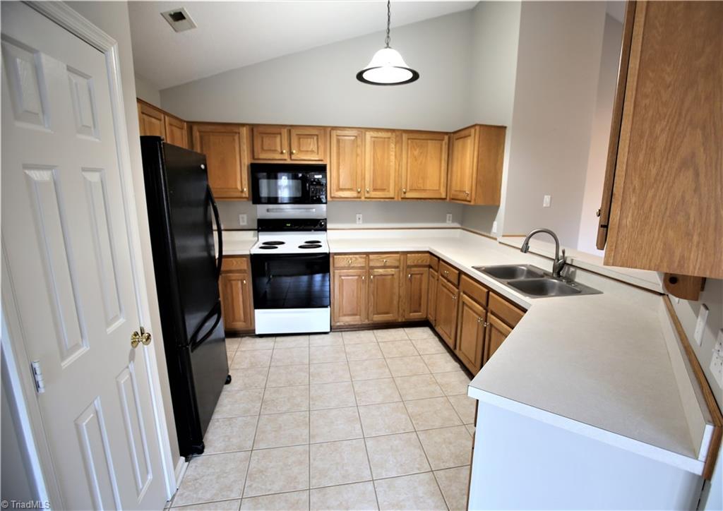 5315 Chestnut Ridge Drive Summerfield, NC 27358 - Photo 5 of 12 Gallery Image 5