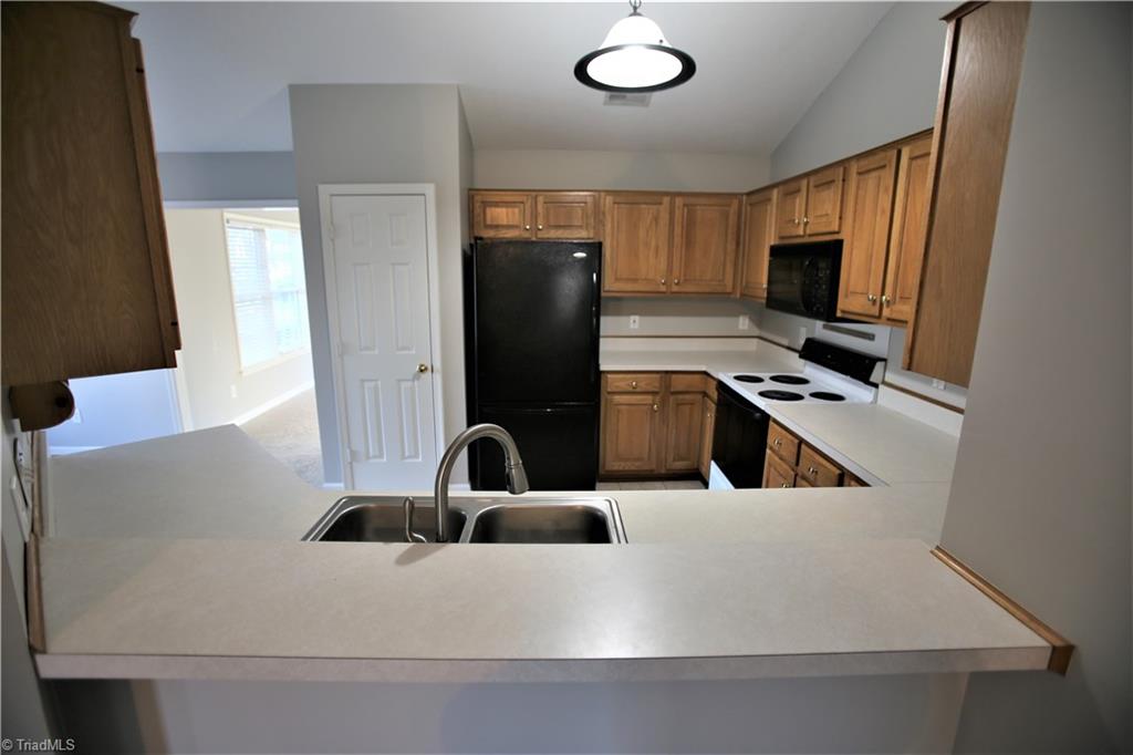 5315 Chestnut Ridge Drive Summerfield, NC 27358 - Photo 6 of 12 Gallery Image 6