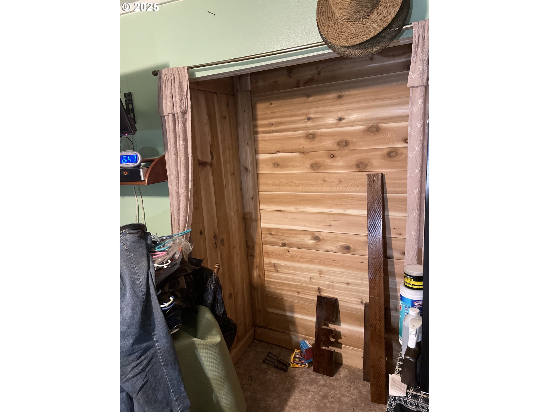12192 South Mulino Road Canby, OR 97013 - Photo 16 of 23 a view of storage and utility room