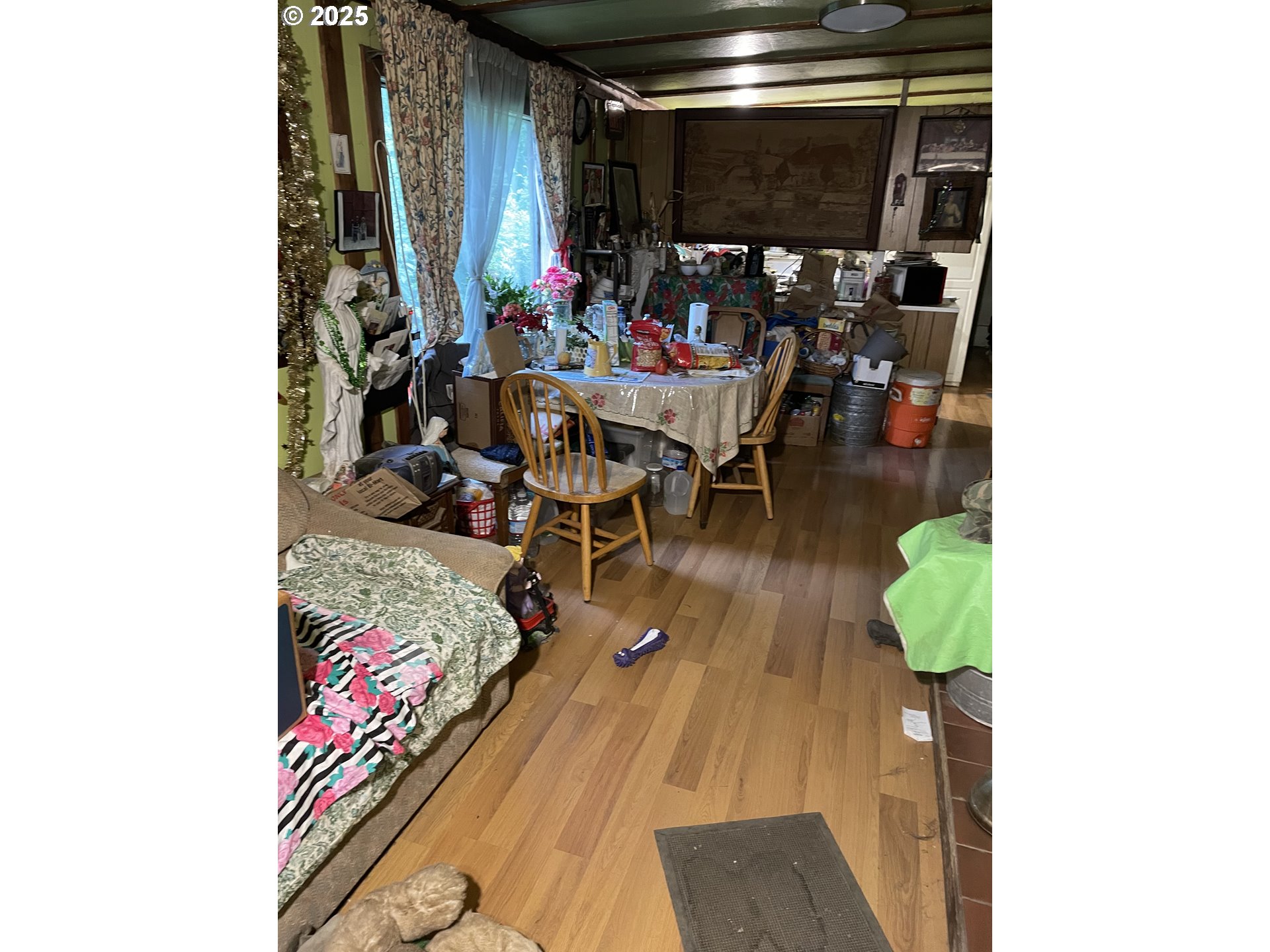 12192 South Mulino Road Canby, OR 97013 - Photo 7 of 23 a outdoor living space with furniture