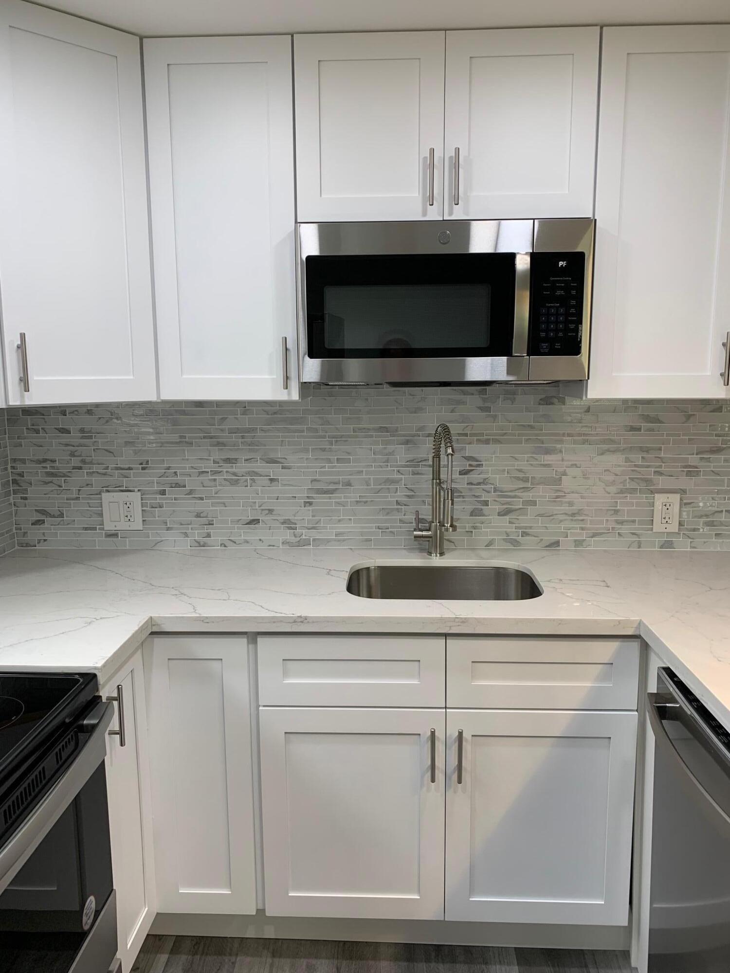 52 Suffolk B Boca Raton, FL 33434 - Photo 1 of 17 IMG_3103
