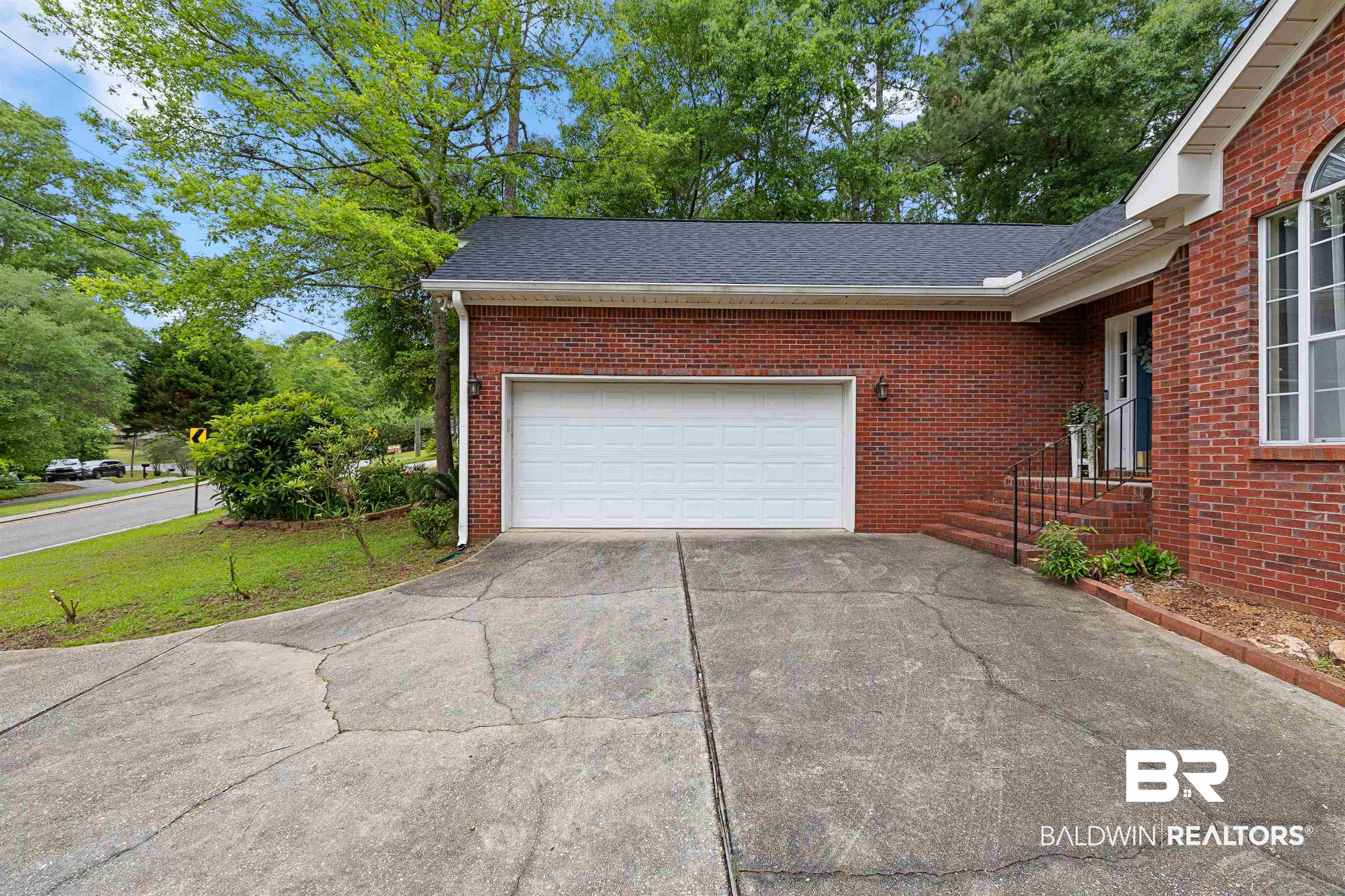 349 Ridgewood Drive Daphne, AL 36526 - Photo 3 of 35