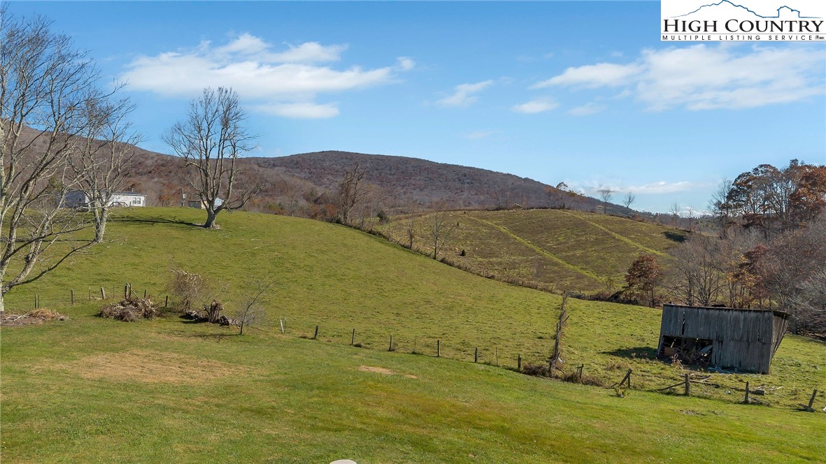 141 Fire House Road Whitetop, VA 24292 - Photo 2 of 36