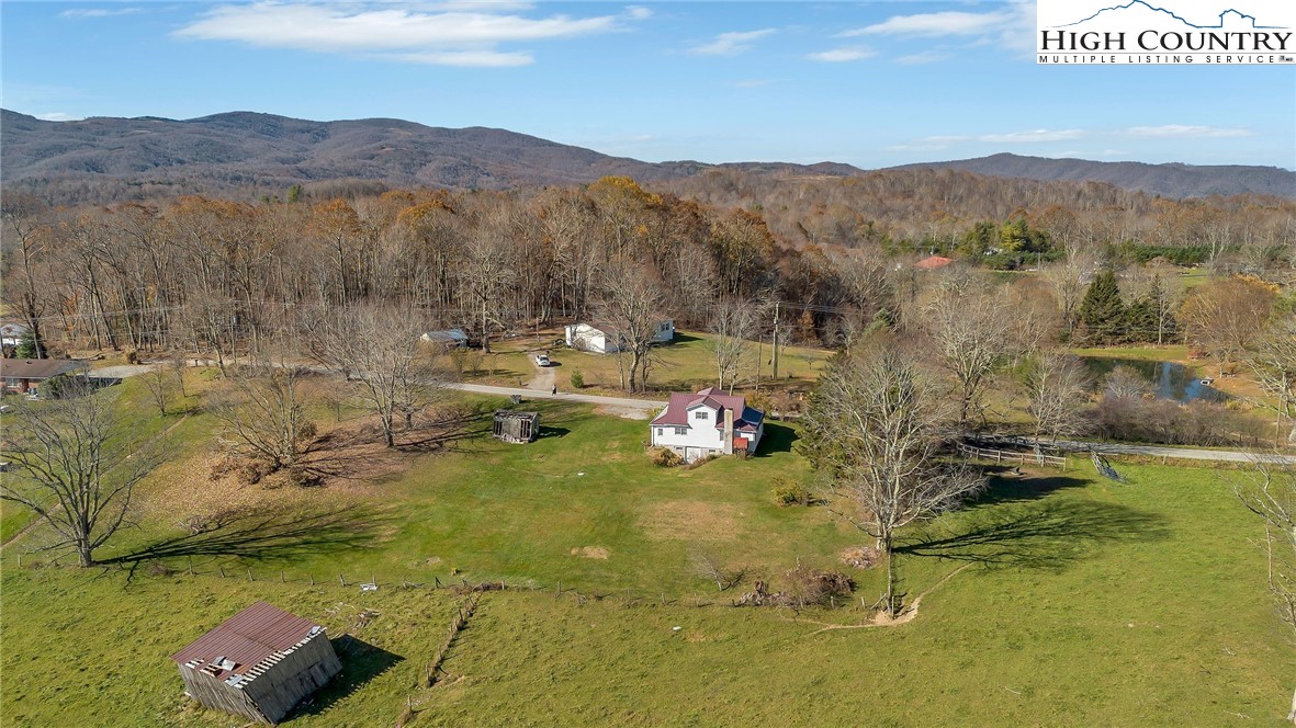 141 Fire House Road Whitetop, VA 24292 - Photo 3 of 36