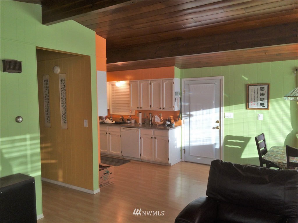 8166 Comox Road Blaine, WA 98230 - Photo 6 of 21 Gallery Image 6