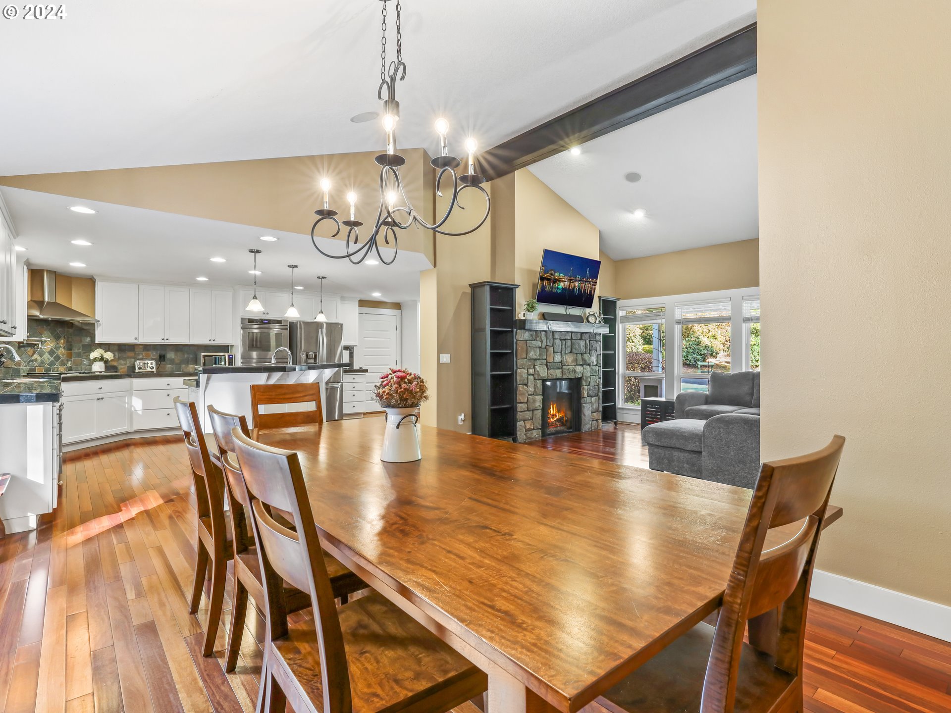 16787 Southeast Tong Road Damascus, OR 97089 - Photo 9 of 47 a view of a dining area with furniture