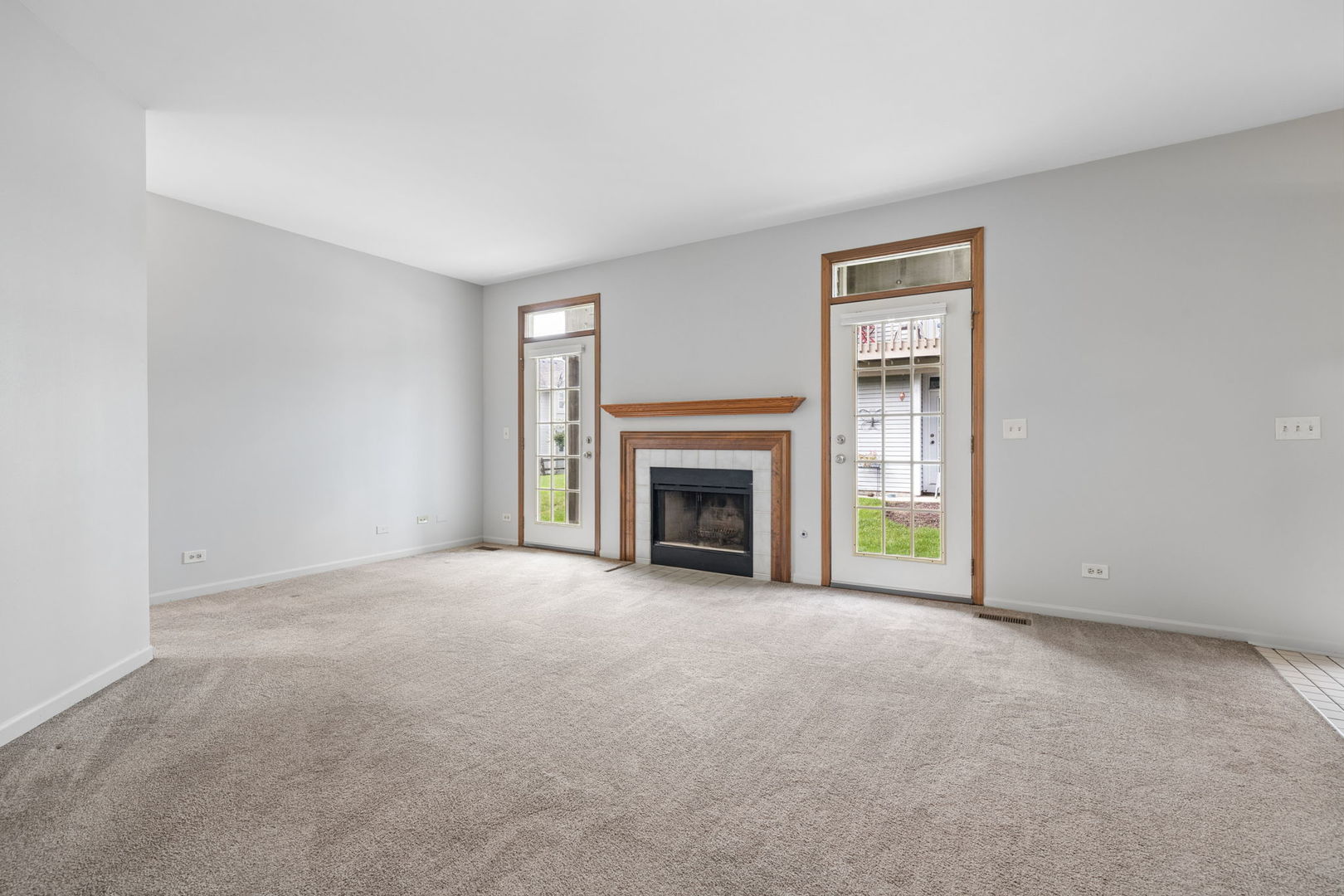 1210 Rhodes Lane, Unit 1210 Naperville, IL 60540 - Photo 6 of 17 Gallery Image 6