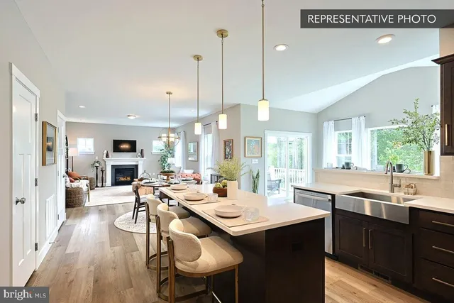 $479,990 | 165 Woodlynn Drive, Selinsgrove, PA 17870