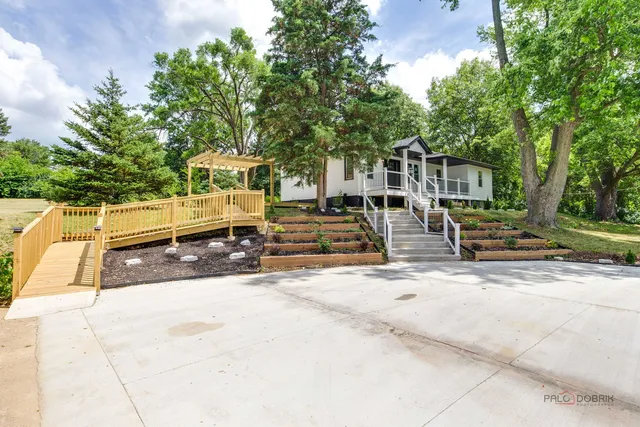 $799,000 | 16705 Wolf Road, Orland Park, IL 60467