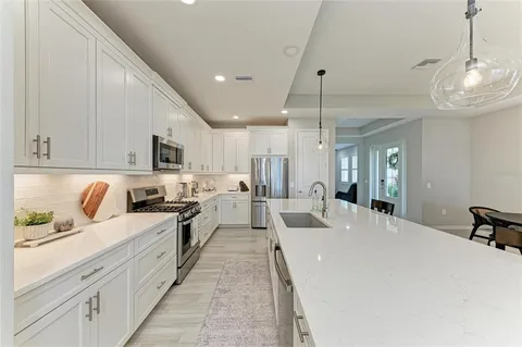 $949,999 | 909 Crosswind Avenue, Sarasota, FL 34240