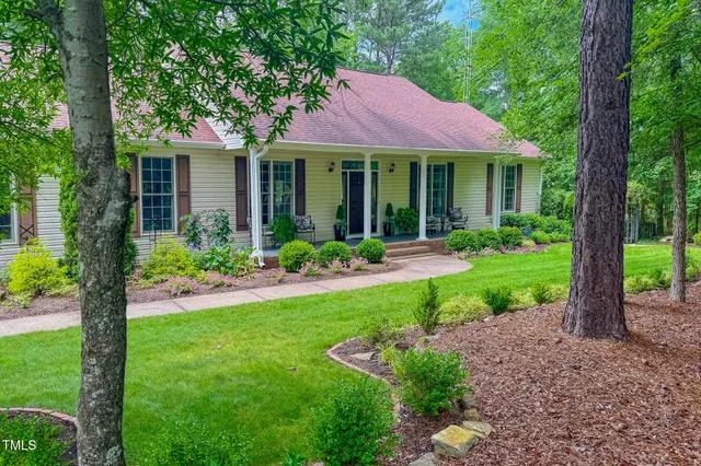 a view of a house with a garage