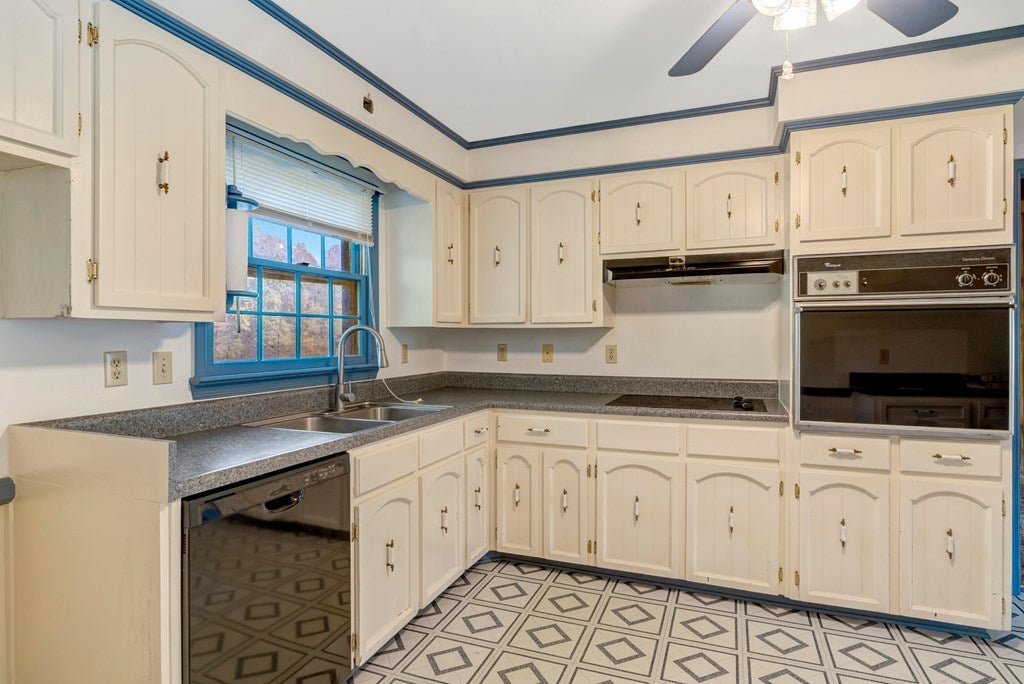 3800 The Falls Road Crewe, VA 23930 - Photo 5 of 36 Gallery Image 5