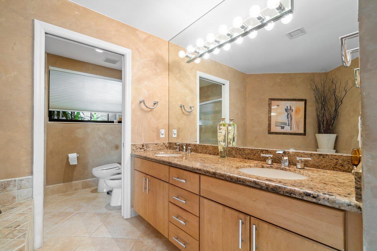 23172 Via Stel Boca Raton, FL 33433 - Photo 16 of 30 primary bathroom