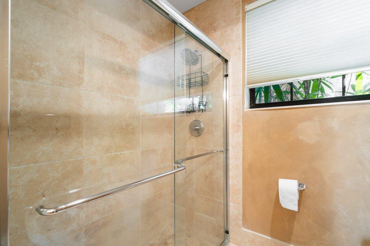 23172 Via Stel Boca Raton, FL 33433 - Photo 18 of 30 primary shower